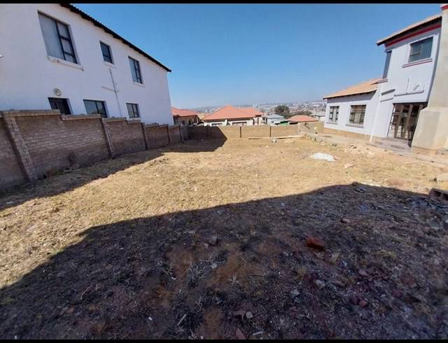 LAND FOR SALE IN MUNSIEVILLE SOUTH